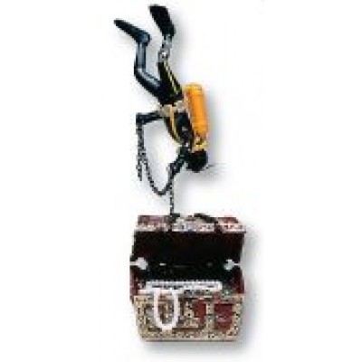 Аквалангист с сокровищем Аквалангист с сокровищем